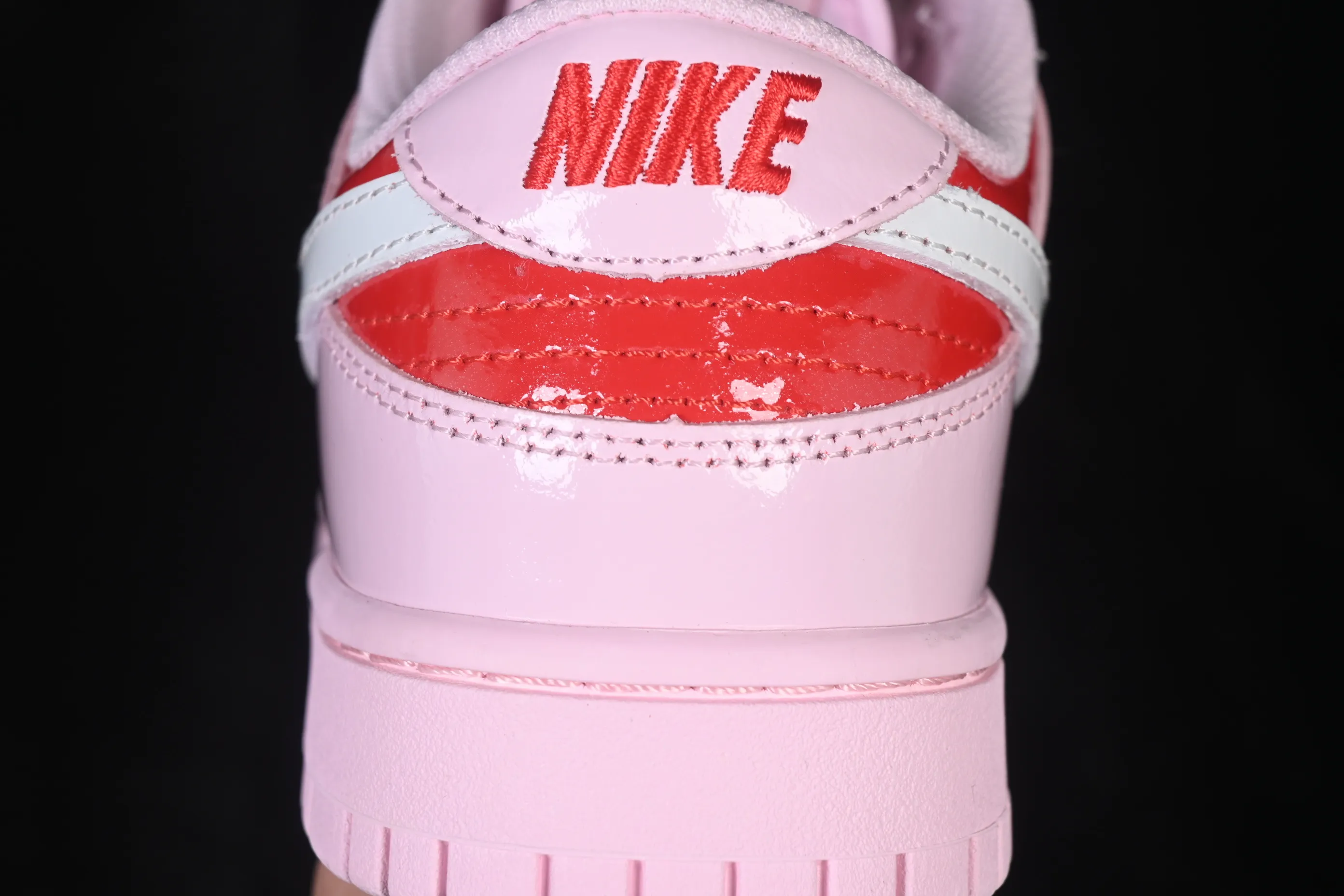 All categories Nk SB Dunk series Nk SB Dunk Low low-top sneakers Nike SB Dunk Low Valentine's Day limited low-top casual skateboard shoes IQ0218-663